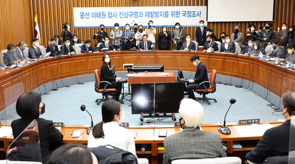 오늘 오후 국회에서 용산 이태원 참사 진상규명과 재발방지를 위한 국정조사특별위원회 공청회가 유가족과 생존자가 참여한 가운데 열리고 있다. ⓒ 연합뉴스