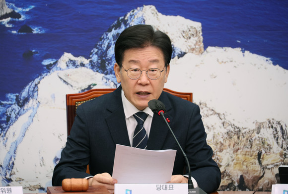 이재명 더불어민주당 대표가 오전 국회에서 열린 최고위원회의에서 발언하고 있다. ⓒ 연합뉴스