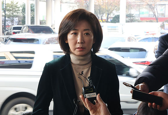나경원 전 저출산고령사회위원회 부위원장은 13일 정식으로 사직서를 제출하면서 전당대회에 출마할 것으로 보인다. ⓒ 연합뉴스