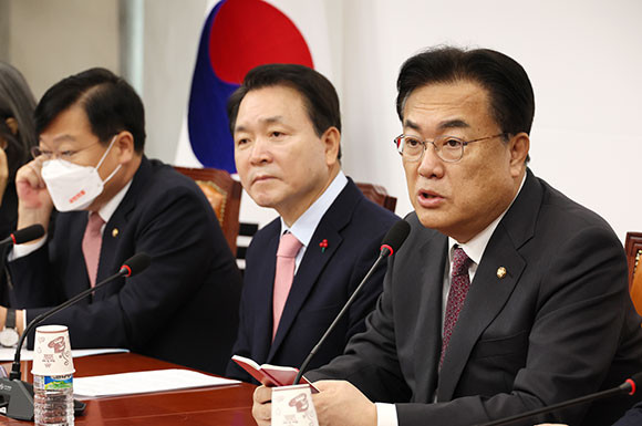 성일종 국민의힘 정책위의장은 16일 주택담보대출의 특례보금자리론 통합을 발표했다. ⓒ 연합뉴스