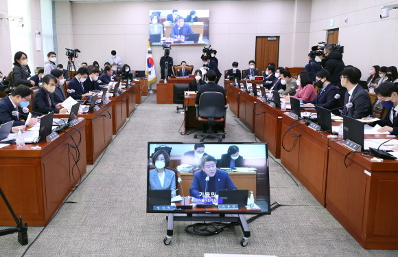 국회 법제사법위원회 전체회의에서 양곡관리법 개정안이 법안심사제2소위원회로 회부되면서 민주당 측 반발이 나왔다. ⓒ 연합뉴스