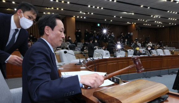 국정조사특별위원회는 17일 전체회의를 열어 야당 측 단독 결과보고서를 채택했다. ⓒ 연합뉴스