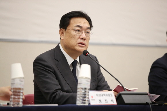 정진석 국민의힘 비상대책위원장은 19일 이재명 더불어민주당 대표가 연루된 불법 대북송금 사건에 관해 철저한 수사를 요청했다. ⓒ 연합뉴스