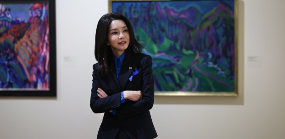 김 대변인은 "'인위적으로 주가를 띄우는 것' 그것이 바로 주가조작"이라며 "주가가 작전세력에 의해 띄워졌다면 그 주식이 바로 '작전주'다. 그 거래에 김건희 여사 또한 참여한 사실이 밝혀졌는데 대체 무엇이 허위사실이고 명예훼손이냐"며 반박했다. ⓒ 연합뉴스