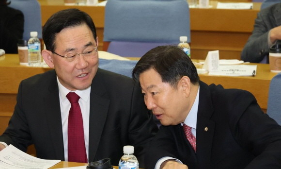 1일 친윤계 의원 공부모임인 국민공감에서는 국민연금 관련으로 논의·청취했다. ⓒ 연합뉴스