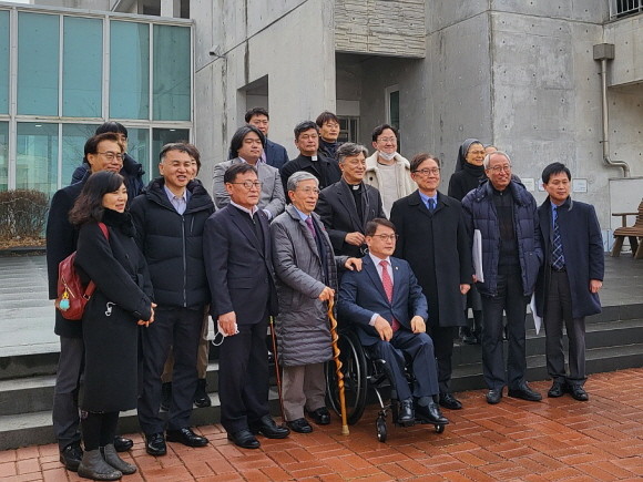 국민의힘 국회의원, 장애인 관련 보건복지부·협회·지방자치단체·시민단체 등 관계자들이 둘다섯해누리에 방문했다. = 박성현 기자