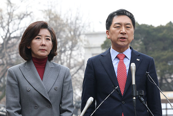 나경원 전 원내대표와 김기현 국민의힘 의원이 7일 서울 중구에서 회동했다. ⓒ 연합뉴스