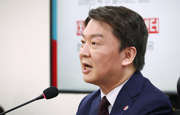 안철수 국민의힘 의원은 김기현 국민의힘 의원의 윤석열 대통령 거취 발언을 한 것에 대해 비난했다. ⓒ 연합뉴스