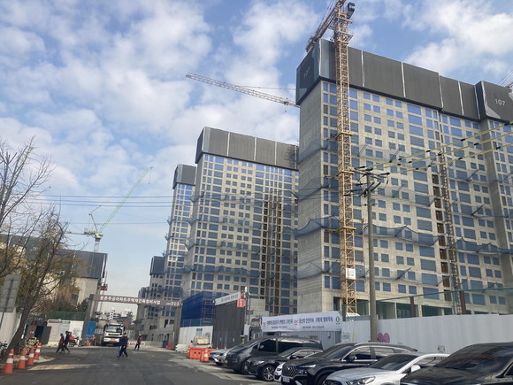 올림픽파크 포레온(둔촌주공 재건축) 공사 현장. ⓒ 프라임경제