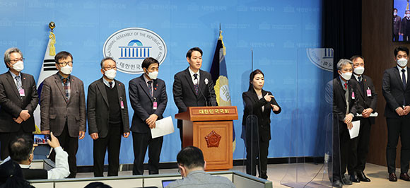 제주 4·3 관련 단체와 제주시 소속 더불어민주당 의원들은 태영호 의원의 발언에 "극우 논리에 따른 폄훼 발언"이라고 주장했다. ⓒ 연합뉴스