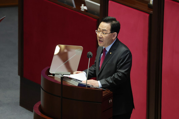 주호영 국민의힘 원내대표가 오늘 오전 국회에서 열린 본회의에서 교섭단체 대표 연설을 하고 있다. ⓒ 연합뉴스