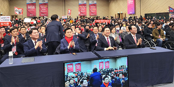 국민의힘 대표 후보로 왼쪽부터 안철수 국민의힘 의원, 황교안 전 대표, 김기현 국민의힘 의원, 천하람 변호사. = 박성현 기자