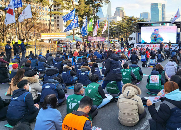 민주노동조합총연맹 측은 15일 여의도 인근 도로에서 노란봉투법 통과 촉구 집회를 진행했다. = 박성현 기자