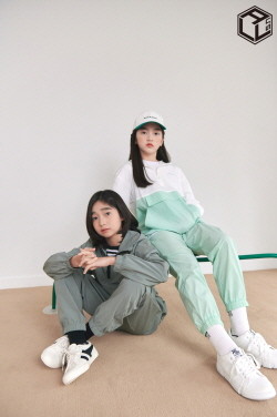 유솔이 23년 봄 신상 셋업을 출시했다. © 이랜드
