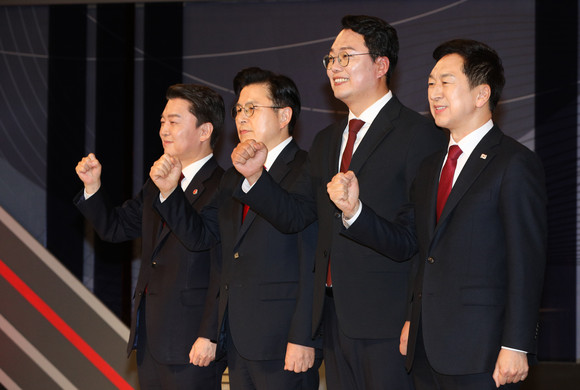 정책 논의 기회가 주어졌지만 차별화는 없었다. 전문가들도 "방송사 의도와 달리 차별화된 정책 논의보다는 흑색선전이 여전했다"는 평을 내놨다. ⓒ 연합뉴스