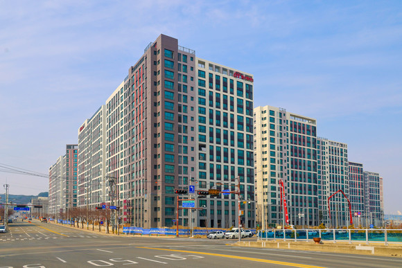 오는 4월말 준공을 앞두고 있는 현대힐스테이트 포항 아파트 모습. = 김진호 기자