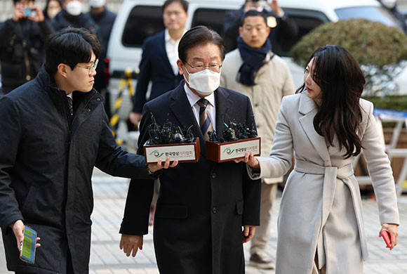 이재명 더불어민주당 대표는 3일 서울중앙지법에서 열리는 재판에 출석했다. ⓒ 연합뉴스