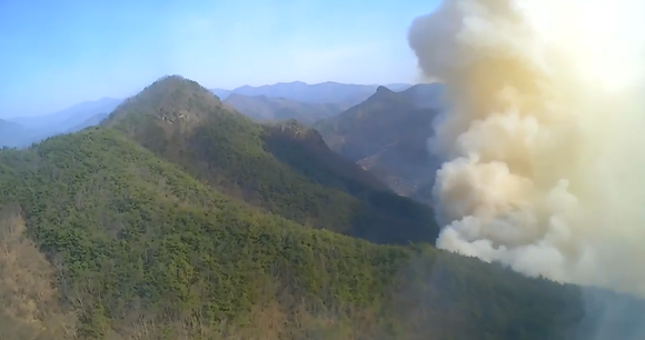 3일 오후 2시32분경 전라남도 순천시 월등면 망용리 산15 일원에서 발생한 산불 모습. ⓒ 산림청