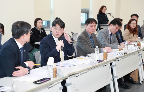 맹경재 청장은 3일 2023년 북부권 기업현장간담회를 개최하고 있다. ⓒ 충북도