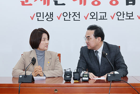 이은주 정의당·박홍근 더불어민주당 원내대표는 50억원 클럽 특검이 필요하다는 의견에 동참했다. ⓒ 연합뉴스
