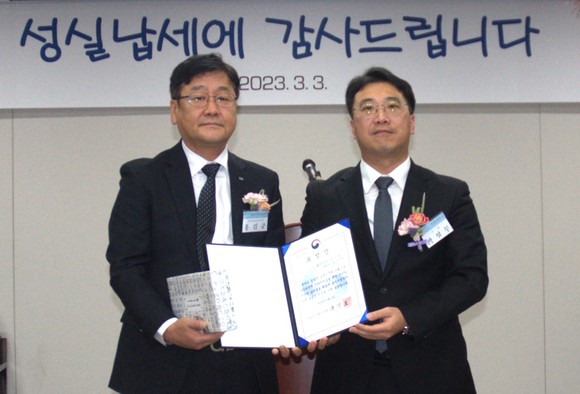 LIG넥스원이 모범 납세자로 선정돼 기획재정부 장관 표창을 수상했다. ⓒ LIG넥스원