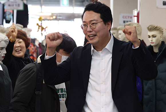 대통령실 개입 논란에 대해 천하람 변호사는 사실이라면 비상대책위원회의 체제로 돌아갈 것이라고 언급했다. ⓒ 연합뉴스