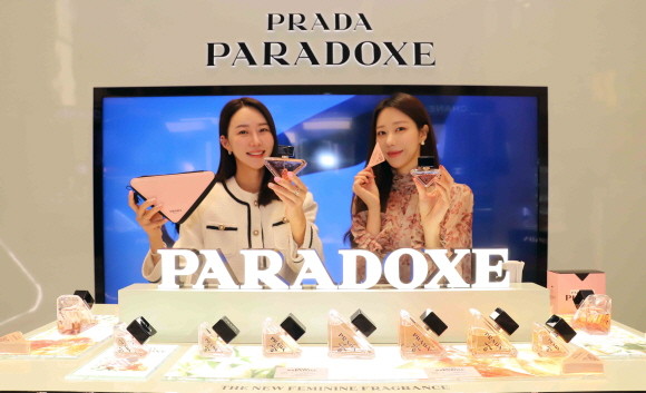 신세계백화점은 9일부터 19일까지 코스메틱페어를 열고 화장품 수요 잡기에 나선다. © 신세계백화점