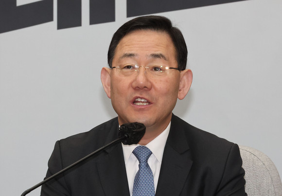 주호영 원내대표가 오늘 오전 서울 여의도 국회에서 열린 원내대책회의에서 발언하고 있다. ⓒ 연합뉴스
