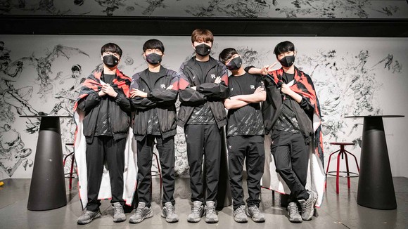 2023 LCK 스프링 9주 차에서 2위 경쟁을 펼칠 KT 롤스터. ⓒ LCK