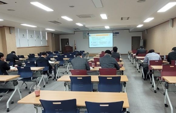 28일 오후 광주경제고용진흥원 2층 세미나실에서 납품대금 연동제 설명회가 광주경영자총협회 회원사 임직원을 대상으로 개최됐다. ⓒ 광주·전남지방중소벤처기업청