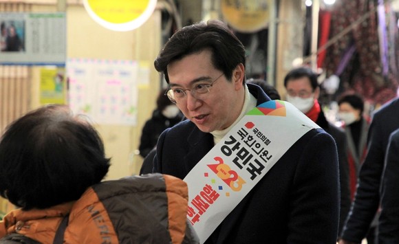 국민의힘 진주시·을 강민국 국회의원이 지역민심을 살피고 있다. ⓒ 프라임경제