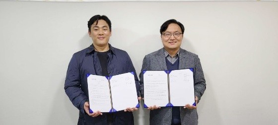 (주)지엠씨랩스(대표이사 권세영, 좌측)와 (주)브이스트로(대표이사 김덕중, 우측)가 디지털자산 생태계 확장을 위해 업무협약(MOU)을 체결했다. ⓒ 프라임경제