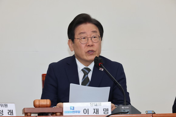 이재명 더불어민주당 대표가 10일 국회에서 열린 최고위원회에서 발언하고 있다. ⓒ 연합뉴스