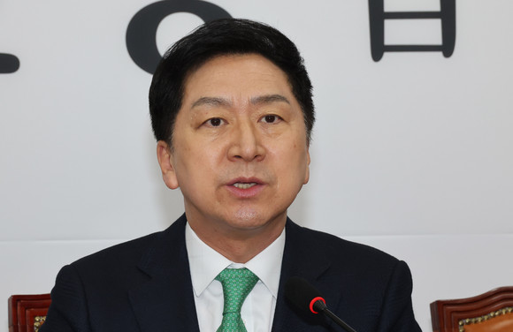 국민의힘 김기현 대표가 13일 서울 여의도 국회에서 열린 최고위원회의에서 발언하고 있다. ⓒ 연합뉴스