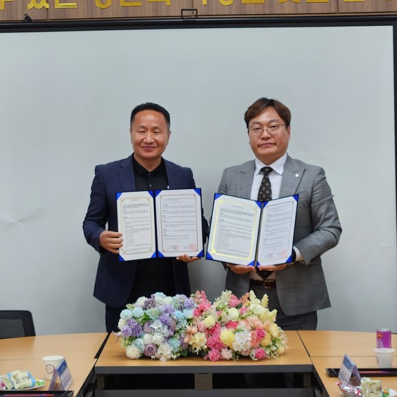 고용노동부 고용서비스 우수기관 스탭스가 나사렛대학교 대학일자리플러스센터와 국민취업제도 활성화 및 학생들의 취업 연계를 위해 협약체결을 했다고 지난 17일 밝혔다.ⓒ 스탭스