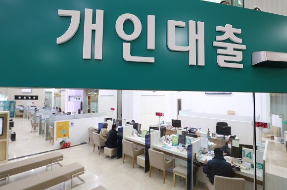청년층 다중채무자가 지속적으로 늘어나고 있다. ⓒ 연합뉴스