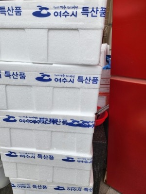 여수 향일암 임포상가번영회가 강릉시에 전달할 위로물품. ⓒ 여수임포상가번영회