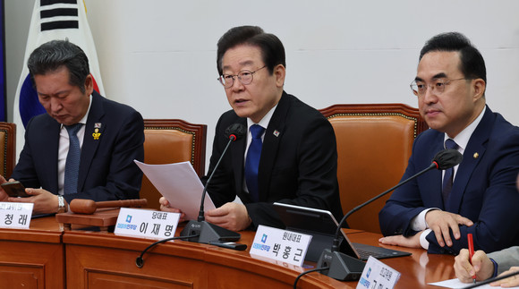 이재명 더불어민주당 대표가 19일 국회에서 열린 최고위원회의에서 발언하고 있다. ⓒ 연합뉴스