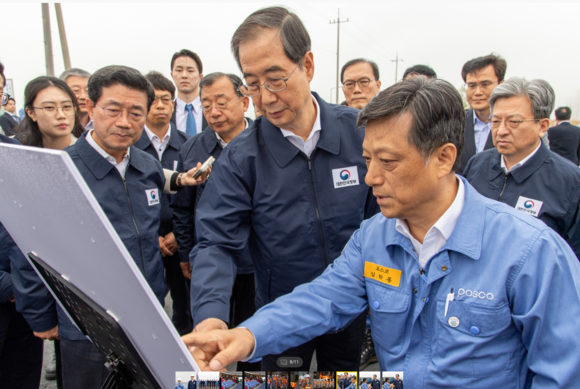 한덕수 국무총리와 김학동 부회장이 동호안 부지를 방문했다. ⓒ 포스코그룹