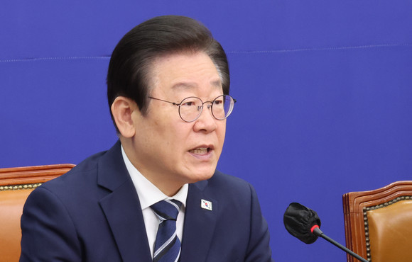 이재명 더불어민주당 대표가 24일 열린 최고위원회의에서 발언하고 있다. ⓒ 연합뉴스