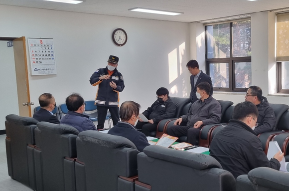 26일 대광농공단지 협의회에서 관계자 대상으로 화재예방 안전교육을 실시 하고 있다. ⓒ 김천소방서