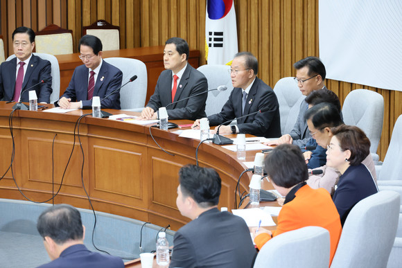 윤재옥 국민의힘 원내대표가 28일 오전 국회에서 열린 원내대책회의에서 발언하고 있다. ⓒ 연합뉴스