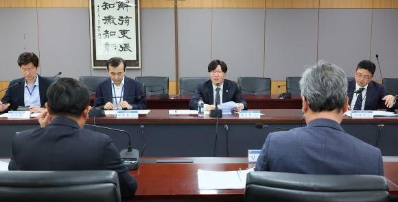 김소영 금융위원회 부위원장이 2일 오후 서울 종로구 정부서울청사에서 개최한 금융위·원, 거래소 관계 임원회의를 진행하고 있다. ⓒ 금융위원회