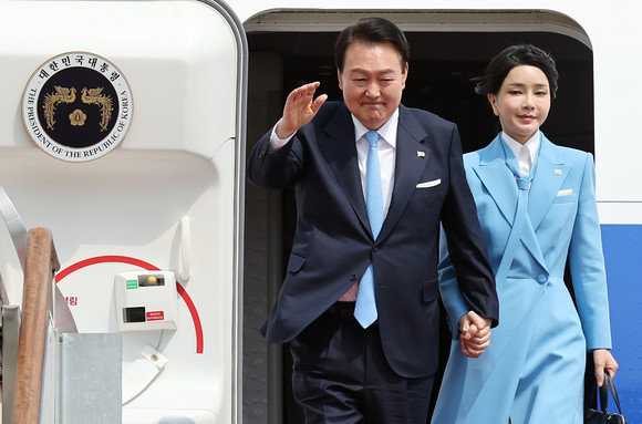 '조용한 활동'을 약속했던 김건희 여사의 리스크도 향후 윤석열 대통령 국정 운영의 변수다. ⓒ 연합뉴스
