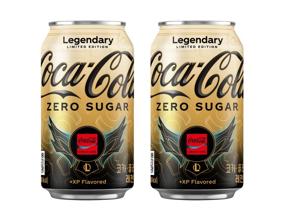 코카-콜라가 글로벌 혁신 플랫폼 '코카-콜라 크리에이션(Coca-Cola Creations™)'의 국내 네 번째 프로젝트인 '코카-콜라 제로 레전드' 한정판을 6월1일 출시한다고 밝혔다. ⓒ 코카-콜라