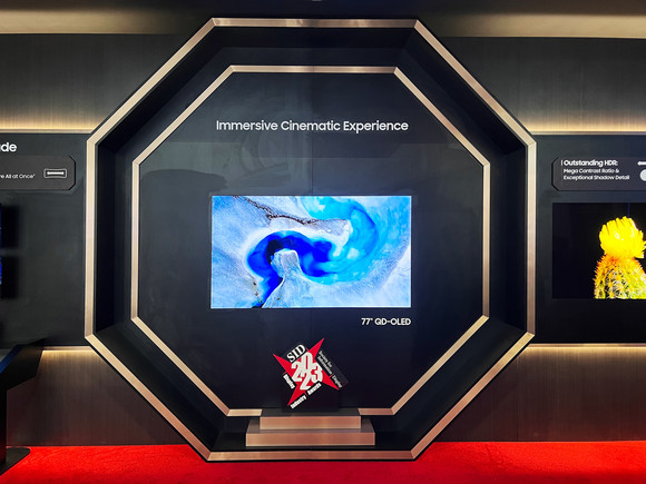 삼성디스플레이가 SID 디스플레이 위크 2023에서 선보인 초대형 77형 QD-OLED. ⓒ 삼성디스플레이