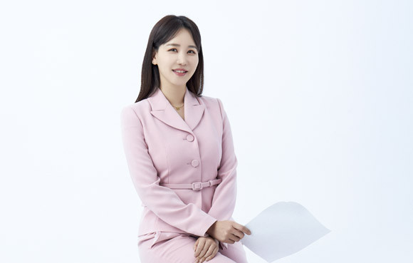 장새별 대표는 KBS N 공채 아나운서로 데뷔해 현재 경기도아이하키협회 부회장과 데상트스포츠재단 이사를 역임하고 있다. ⓒ 모맨틱스튜디오