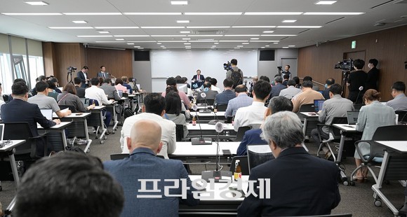 최민호 세종시장이 지난 1일 당선 1주년 기념 기자간담회를 가졌다. ⓒ 프라임경제