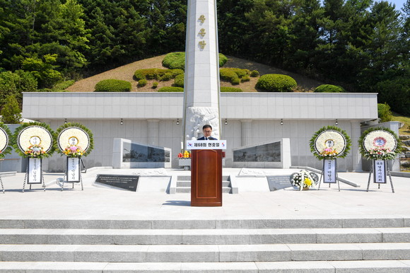 송호준 영주시 부시장이 추념사를 하고 있다 ⓒ 영주시