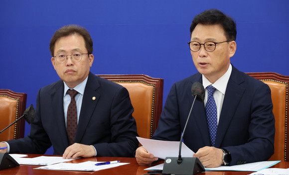 박광온 더불어민주당 원내대표가 8일 국회에서 정책조정회의를 하고 있다. ⓒ 연합뉴스
